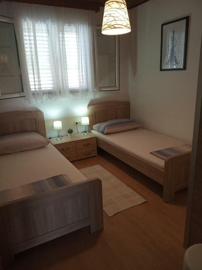 Apartman Mijic Трогір Екстер'єр фото